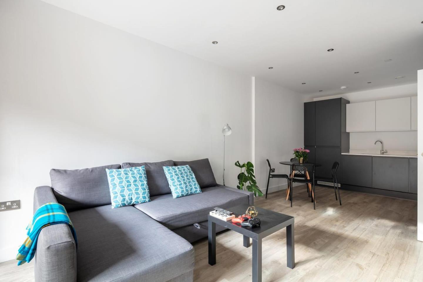 2 Mins Walk From Ucl Campus And London Stadium Apartment Exterior photo