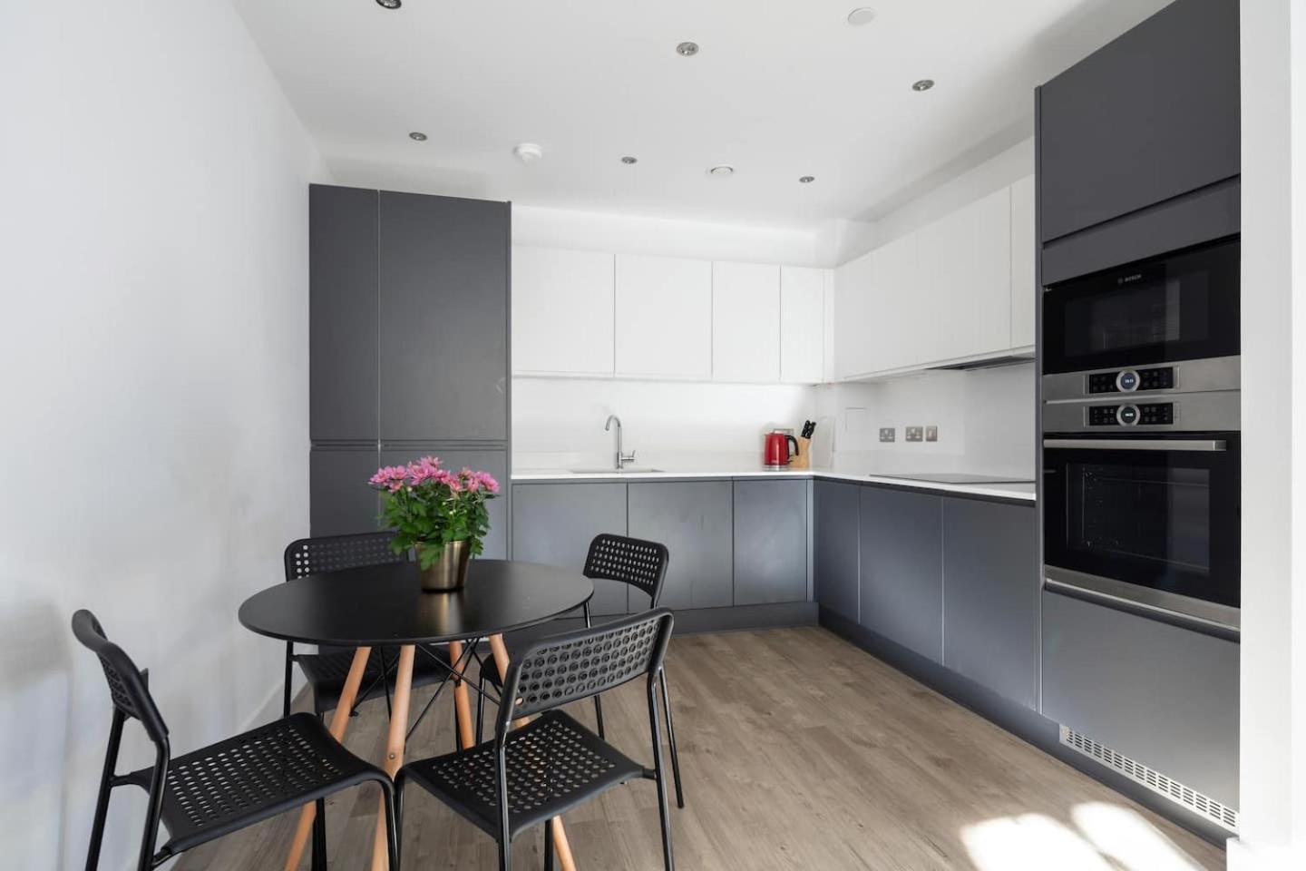 2 Mins Walk From Ucl Campus And London Stadium Apartment Exterior photo